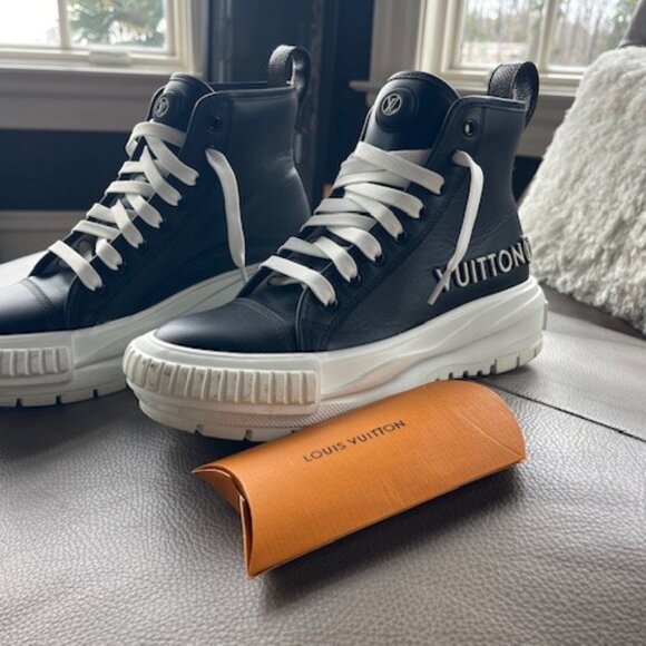 LV Squad Sneaker Boot - Picture 7 of 10